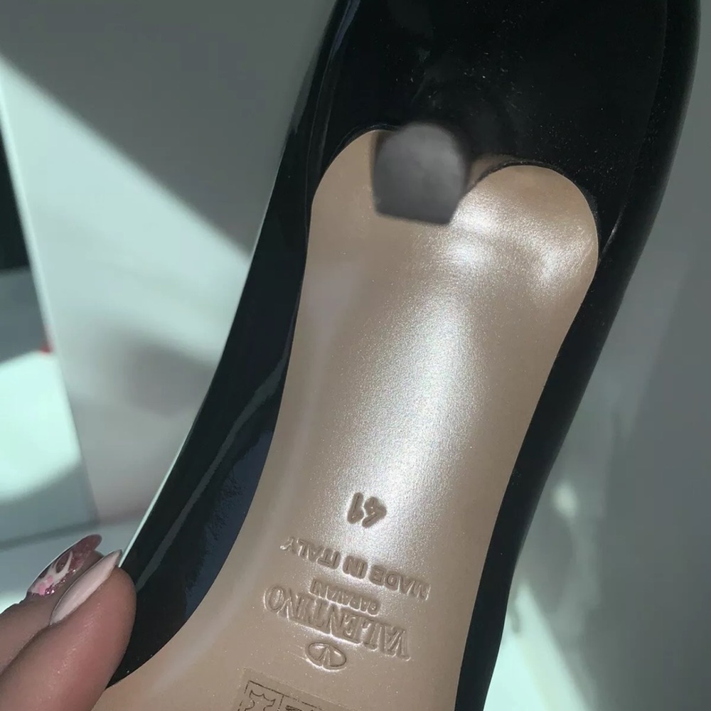 Valentino Peep toe patent leather pump size 41